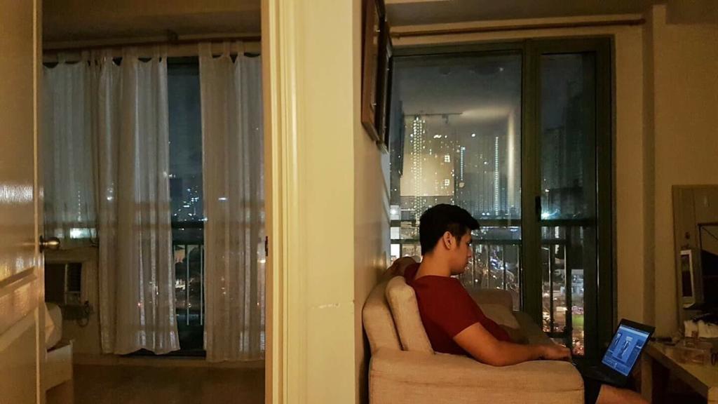 Ortigas 2 Bedroom Corner Unit With 2 Queen Across Shangrila Manila Exterior foto